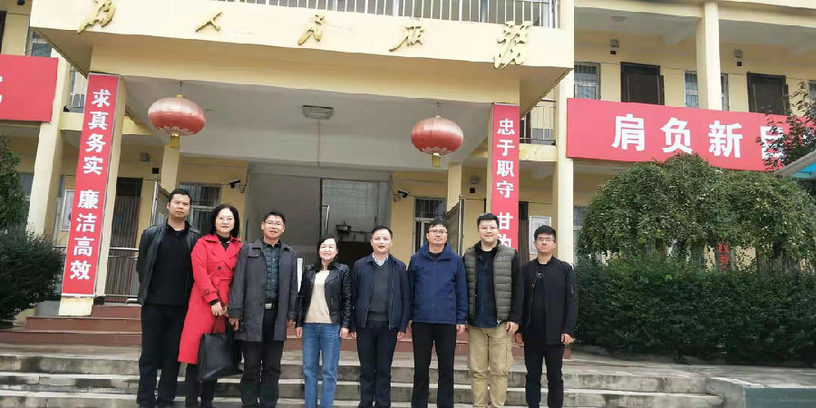 汗汗漫画
坚固村扶贫20191023.jpg